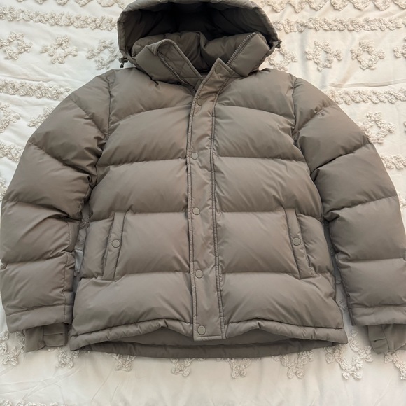 Aritzia Super Puff - Picture 3 of 7